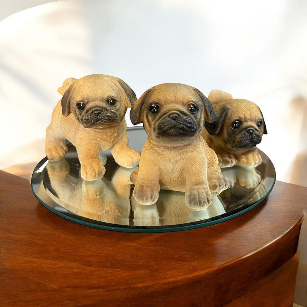 Decoração C/ 3 Mini Cachorros Em Resina Pug Pet Enfeite Escultura