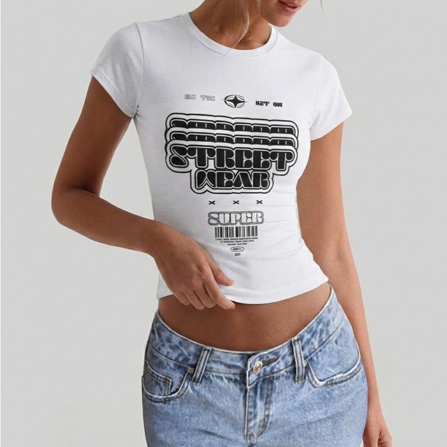 Baby Tee Streetwear Feminina Preta – Estilo Urbano Super Trendy