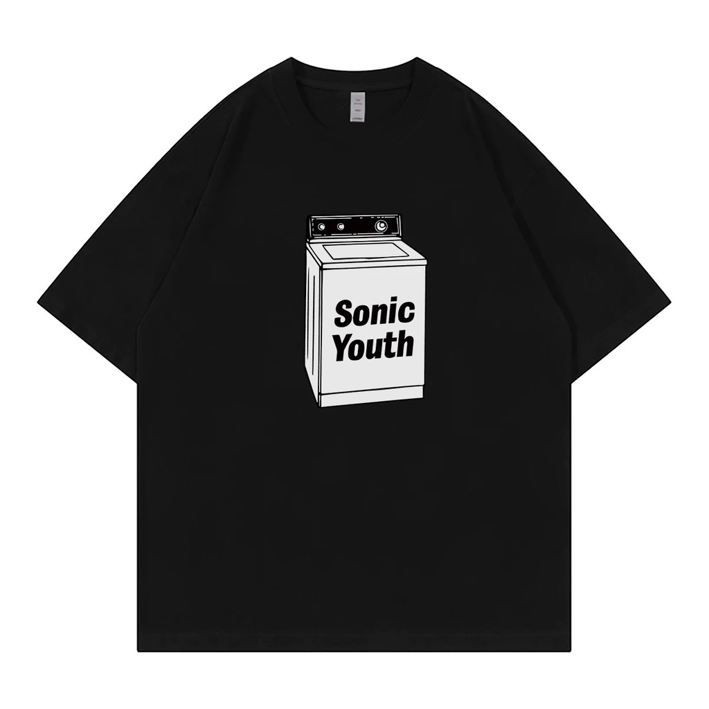 Camiseta Preta Unisex Design com Caixa de Leite Estilizada Texto 