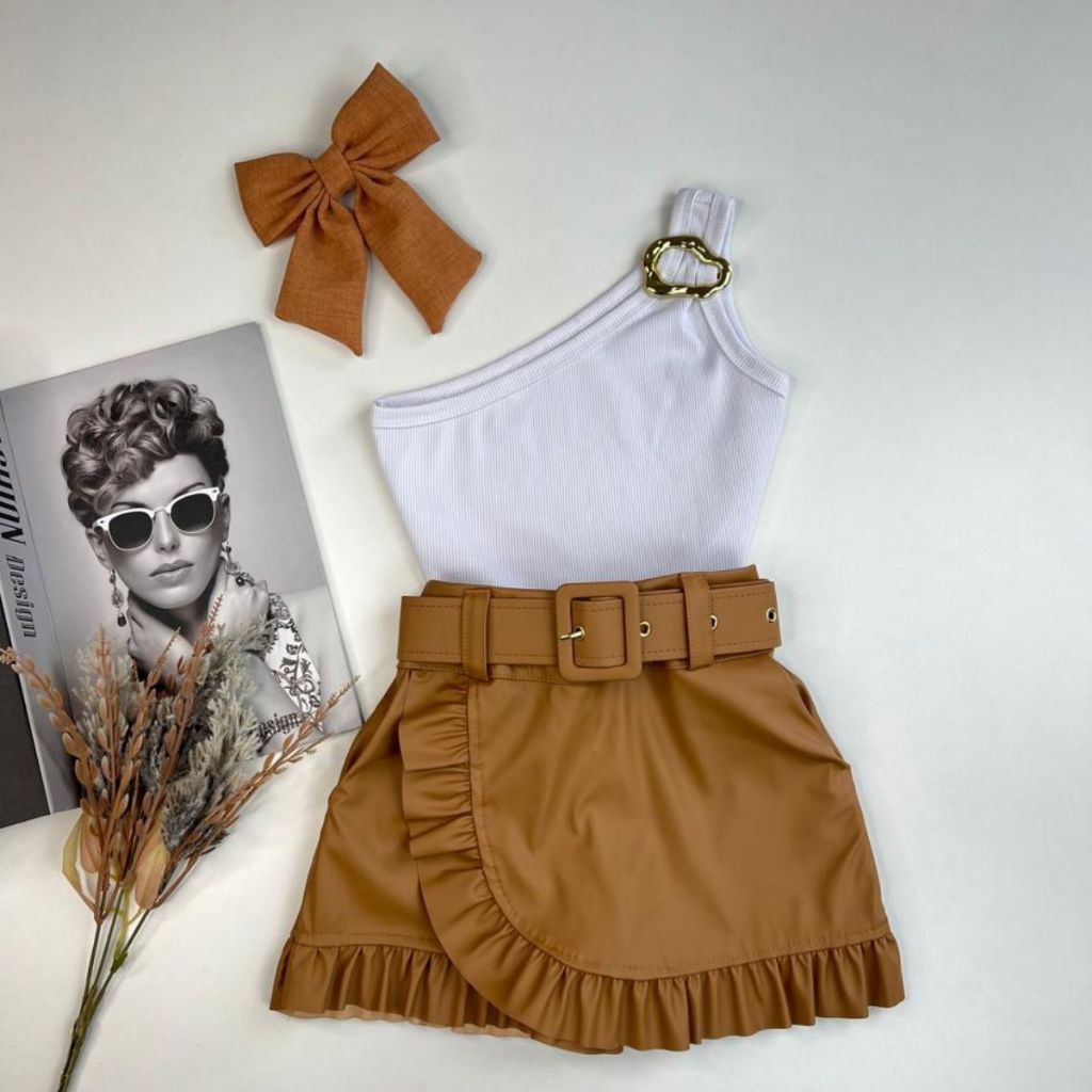 Conjunto Infantil Feminino Elegante Blusa Nula Manga Fivela Short Saia Courino Babado Mini Diva Com Cinto Look Fashion