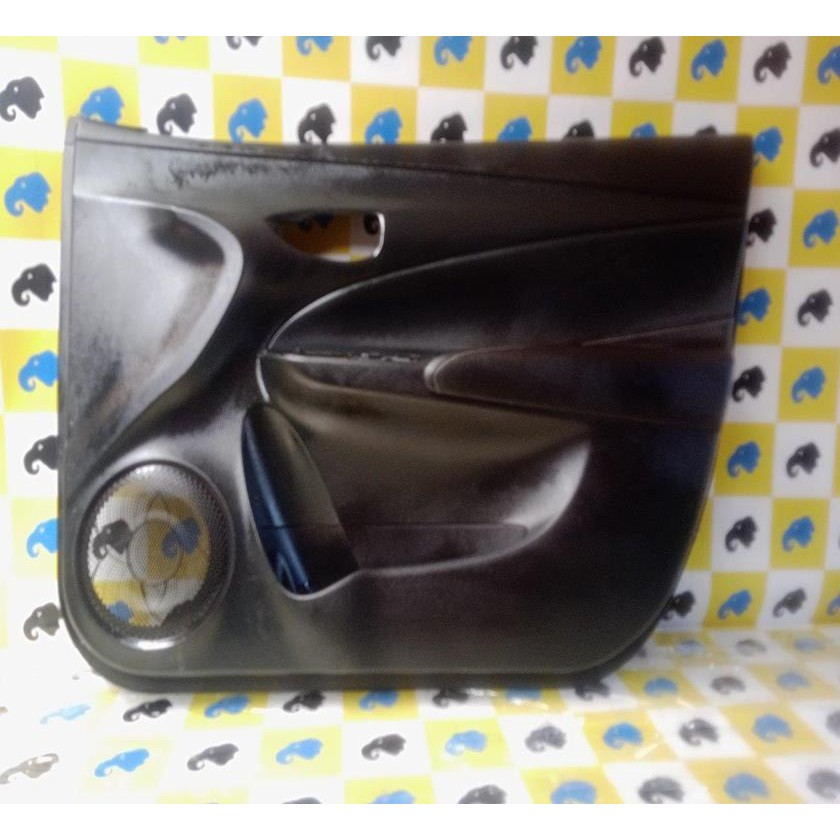 Forro Lateral Porta Dianteira Direita Yaris 2019 2020