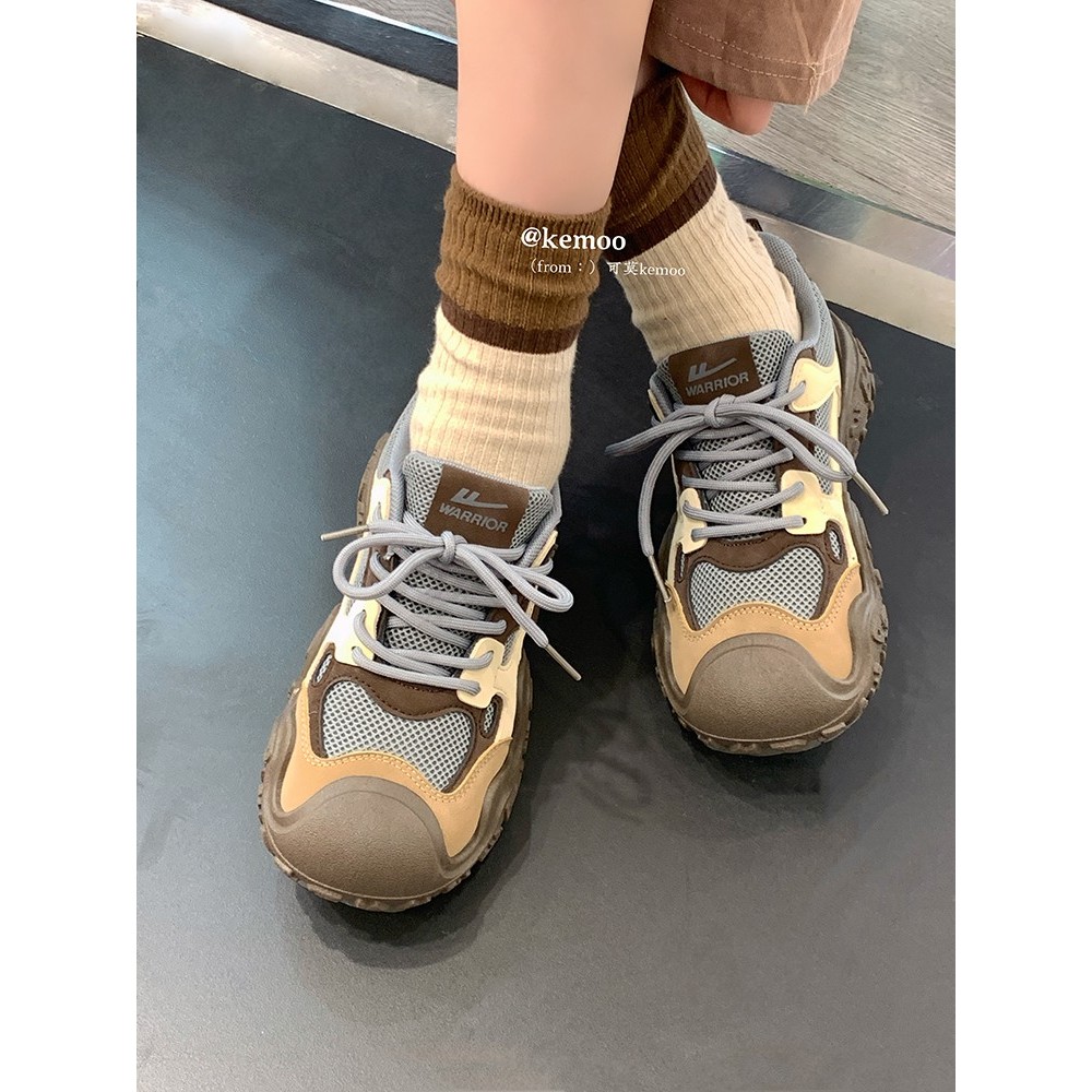 Puxar para trás verão 2025 novo estilo caminhadas Anti-deslizamento sapatos femininos All-Match malha ao ar livre respir