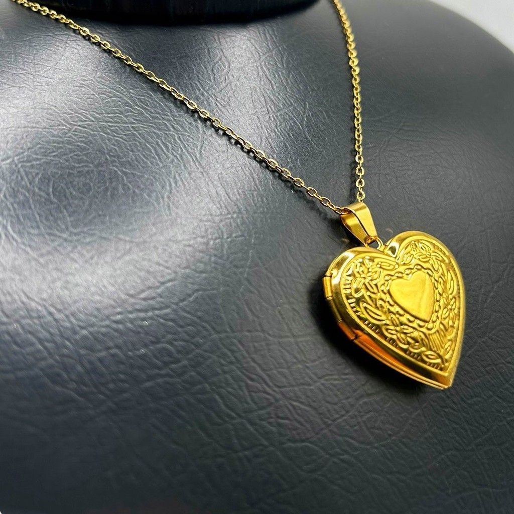 Corrente Fininha com pingente Dourado Coração Detalhado Porta Fotos Novidade
