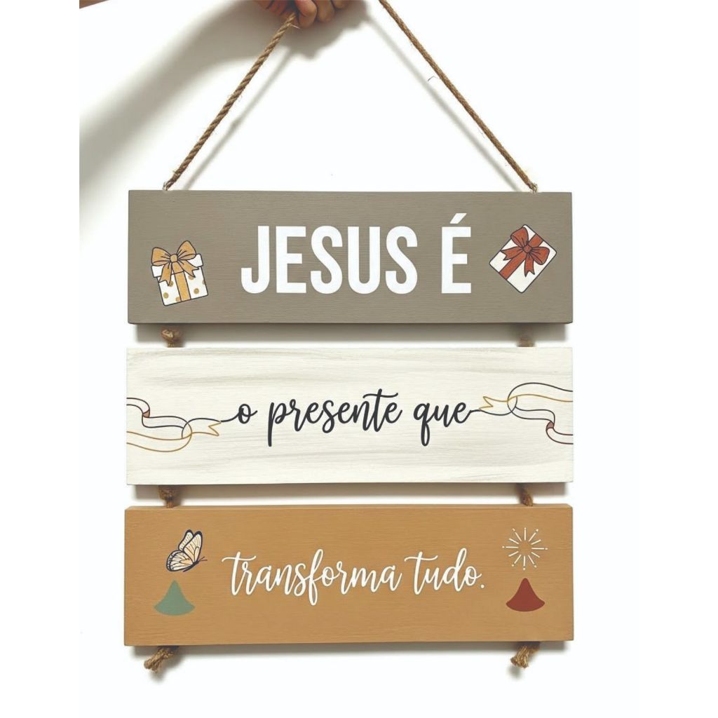 Placa DEcorativo de MDF DEcoração natalina NAtal PArede Cordinha Frase Cristã Jesus é o presente que Transforma tudo