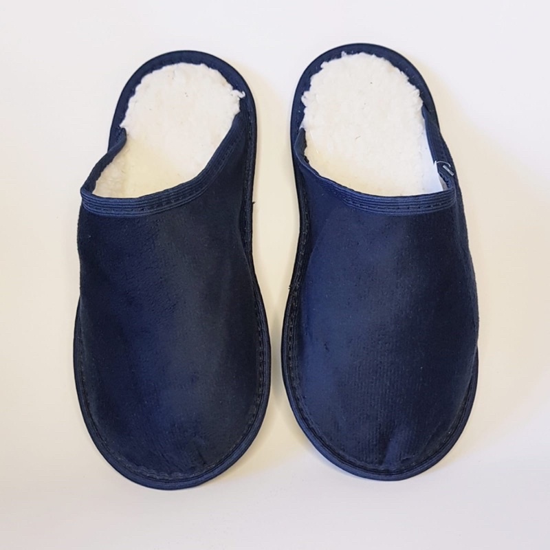 chinelo de pano tamanho 35/36 chinelo forrado com sola emborrachada muito macio ótimo para aquecer seus pés