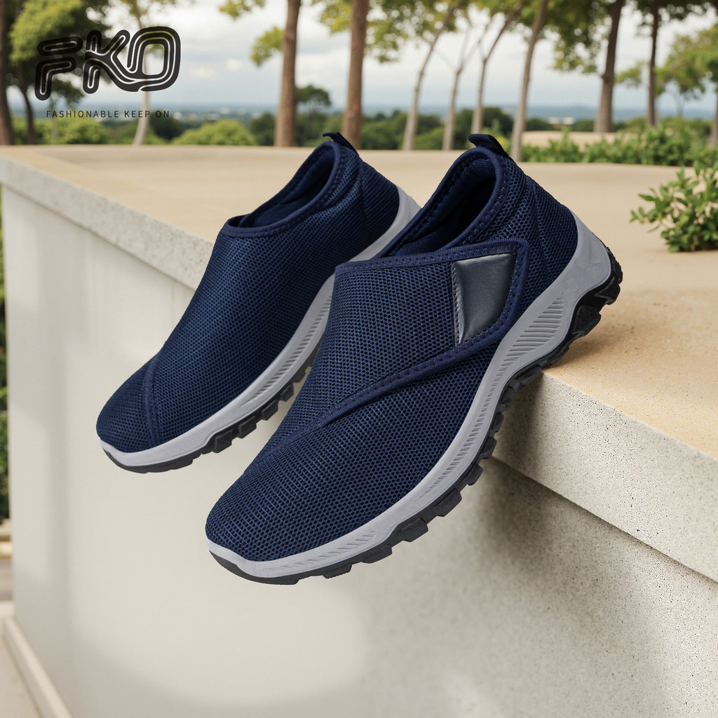 2026 outono novo estilo respirável sapatos masculinos casuais velho pequim sapatos de pano moda esportes Velcro pai sapa