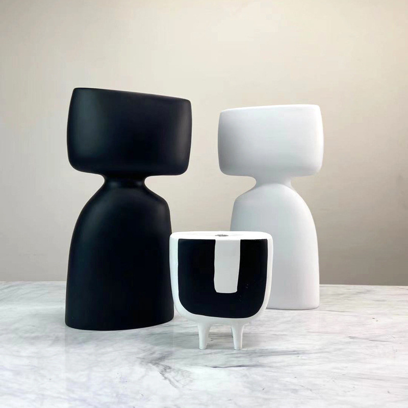 Nordic minimalist modern abstract cartoon character ornaments for model rooms, children's rooms, living rooms, and study