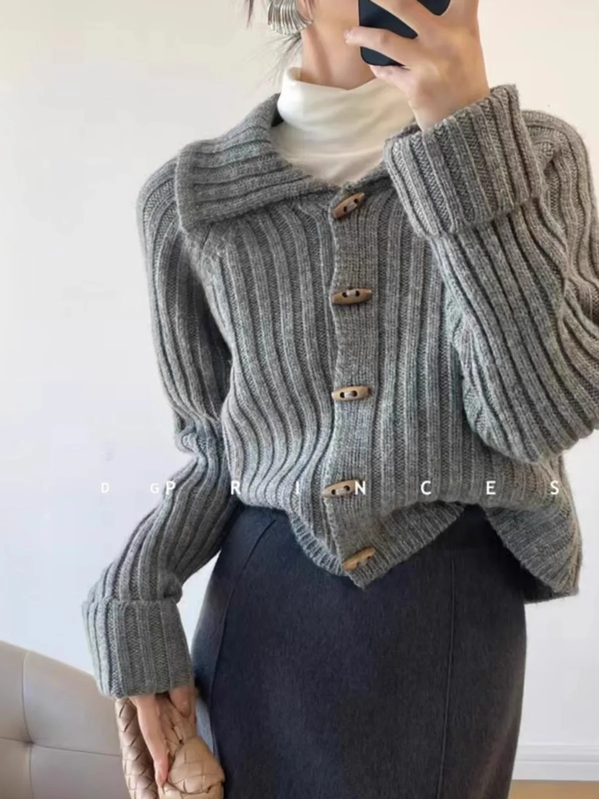 A sense of design! Fashion lapel 100 pure cashmere knitted cardigan women's autumn/winter Korean wool long-sleeved loose sweater