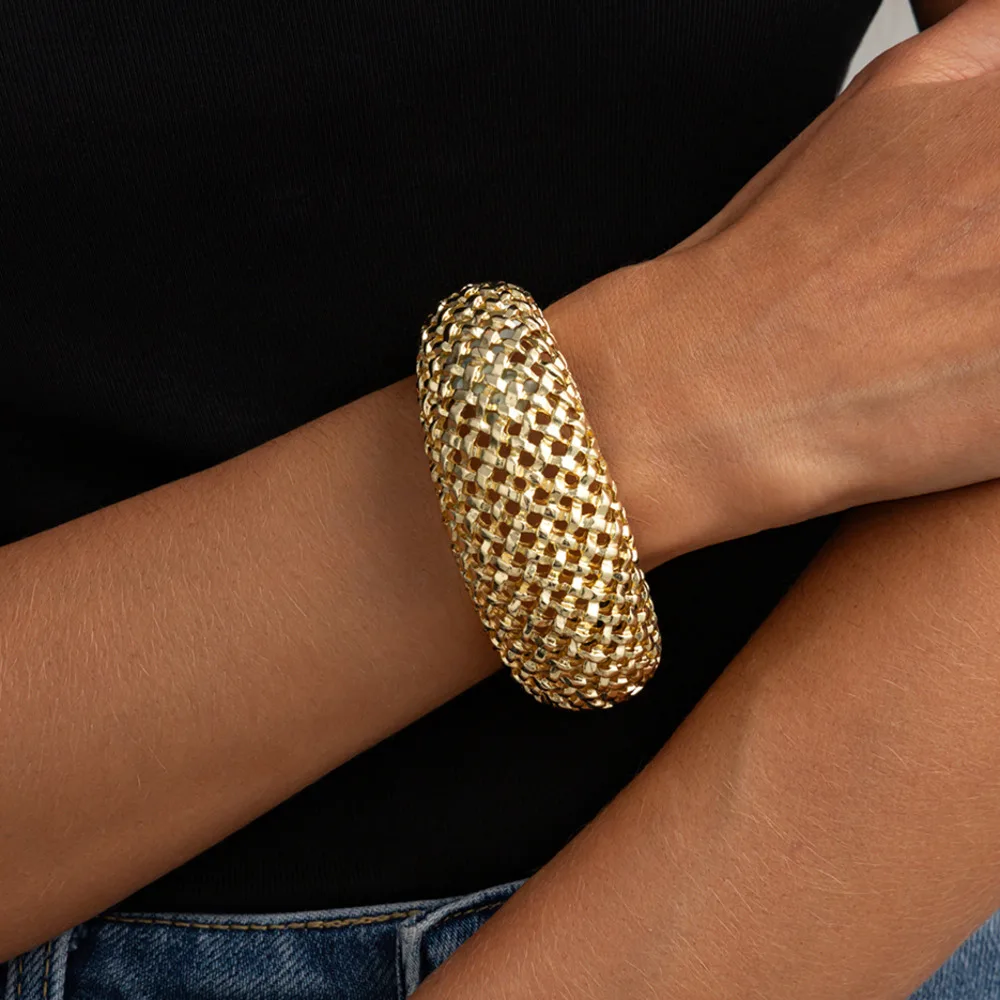 Ingemark Punk Style Hollow Out Chunky Open Bangle Bracelet for Women Vintage Golden Mesh Wide Cuff Bracelet Luxury Jewelry Gifts