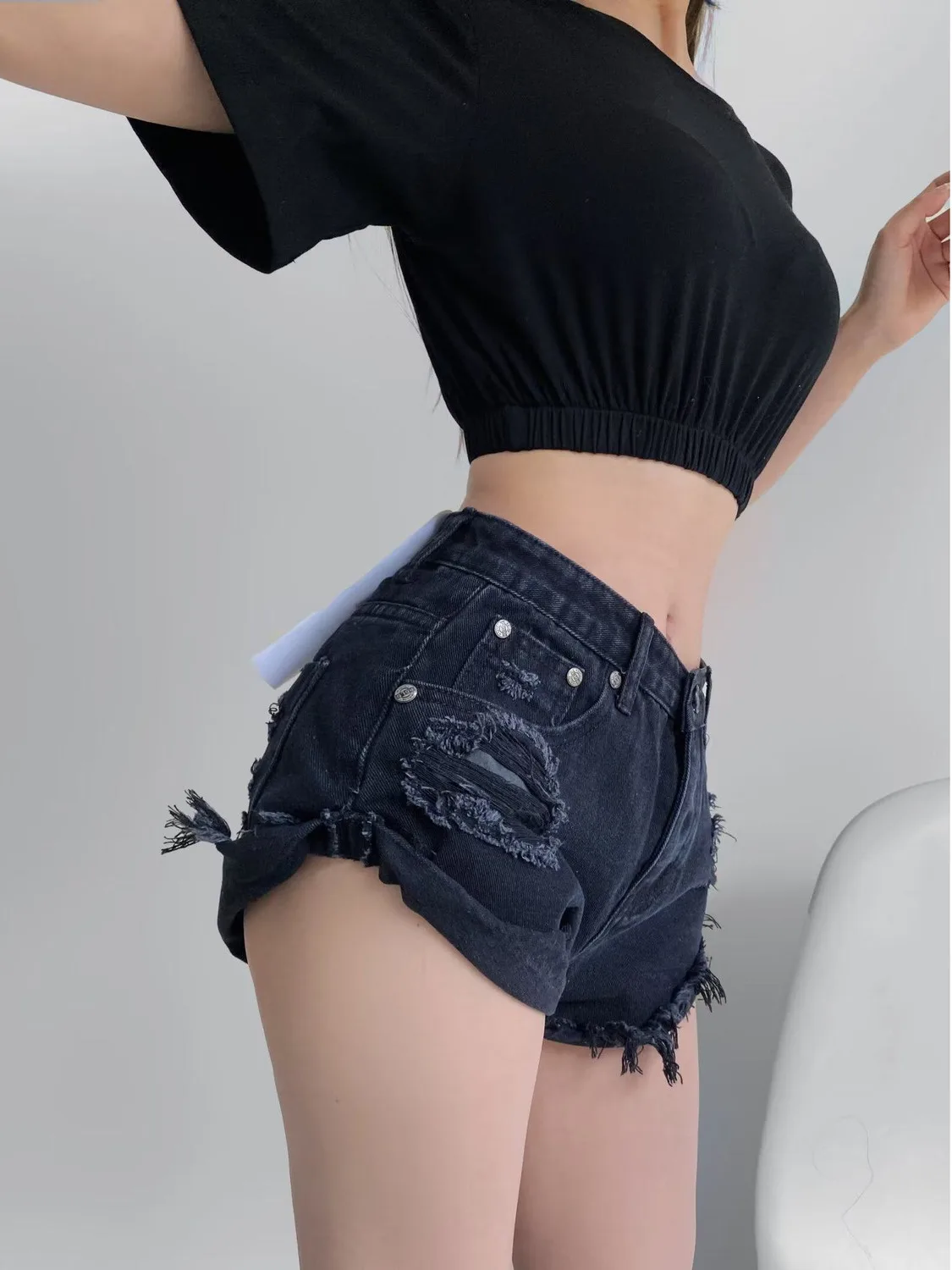 Women's Low Waist Distressed Denim Shorts Y2K Frayed Hem Ripped Jeans Shorts Summer Streetwear Hot Pants Non-Stretch