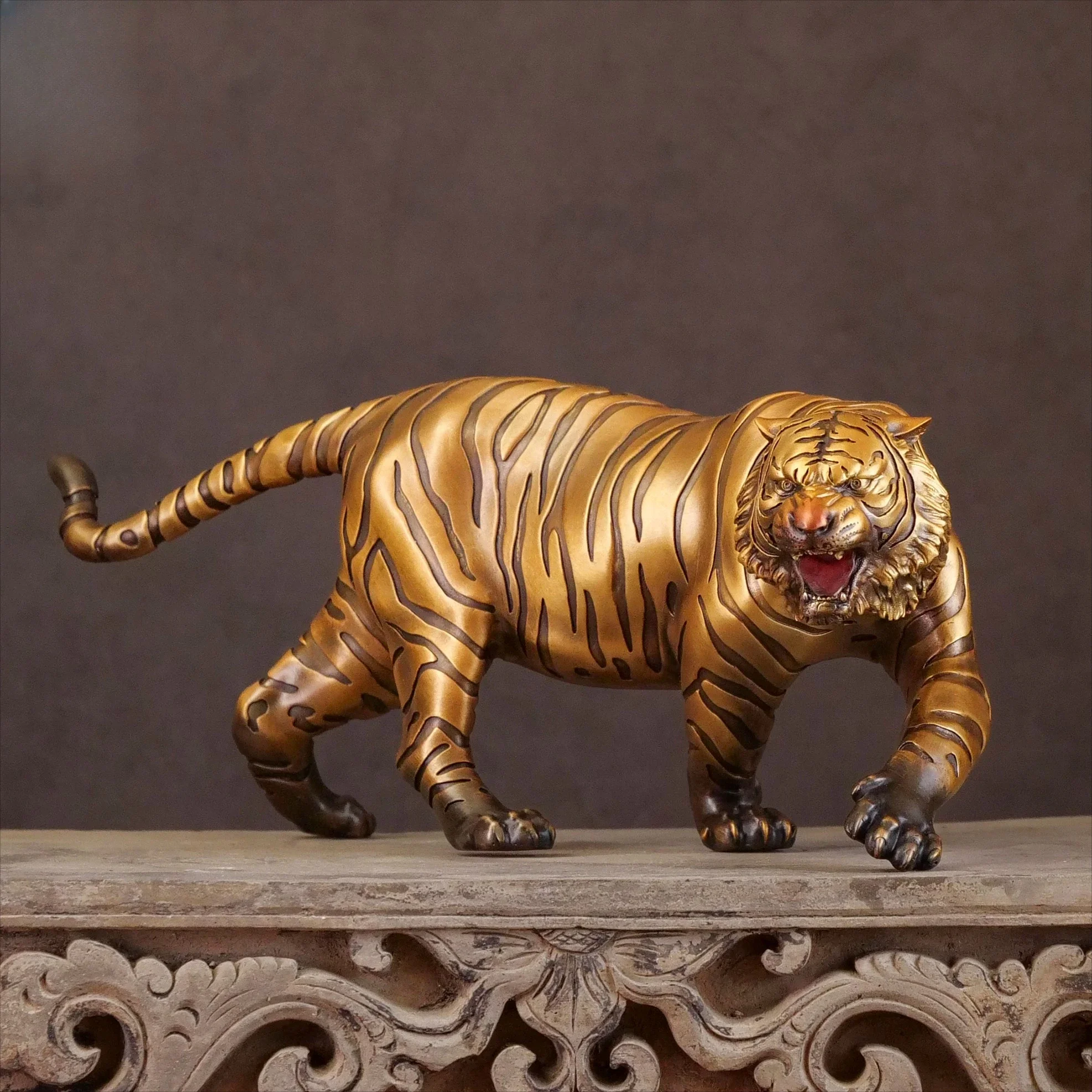 Bronze carved golden tiger, realistic animal original creative tiger, purely handmade indoor home gift decoration ornament