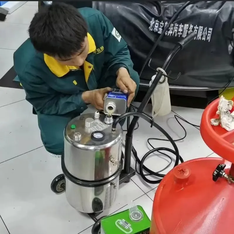 Electric Compression Brake Fluid Replacement Machine 12V Stainless Steel Oil Charging And Discharging Tool for Automotive Mainte