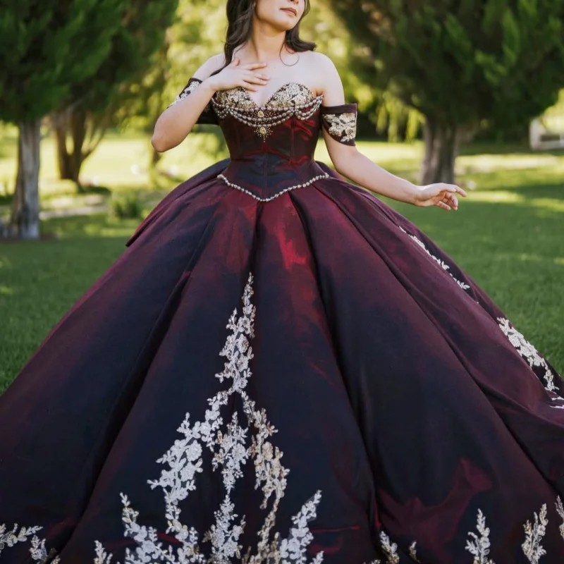 Crimson Quinceanera Dress Golden Glitter Crystal Bead Decal Long tail off-shoulder Big Bow Vestidos De 15 Quinceanera ﻿Customize