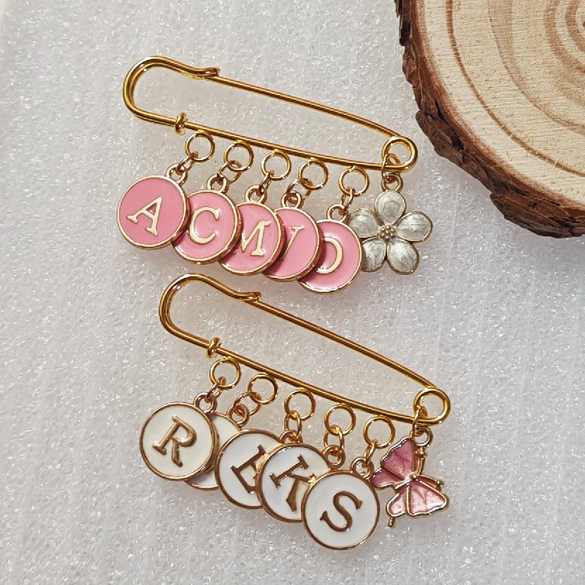 Customized Letters, Brooches, Personalized Names, Charming Flowers, Small Butterflies, Brooches, Customized Logos, Women's Jewel