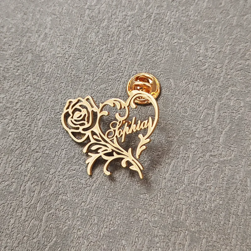 Custom Rose Heart Name Brooch Personalized Fashion Metal Stainless Steel Pins Women Jewelry Girlfriend Birthday Wedding Gift