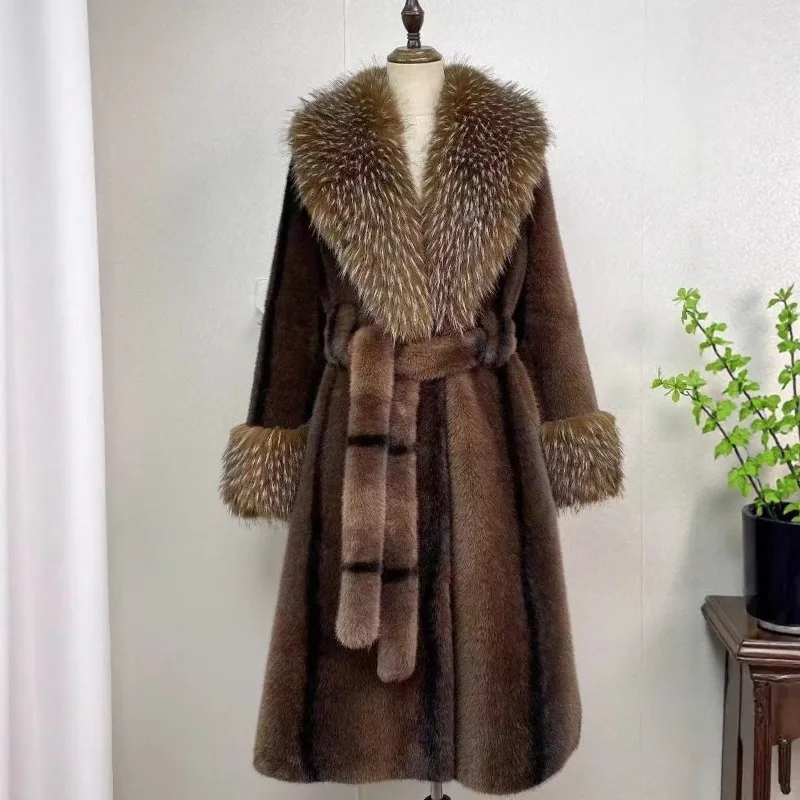 A new mid-length fashion keep warm stylish and elegant women's slimming coat made European golden mink fur for winter faux fur