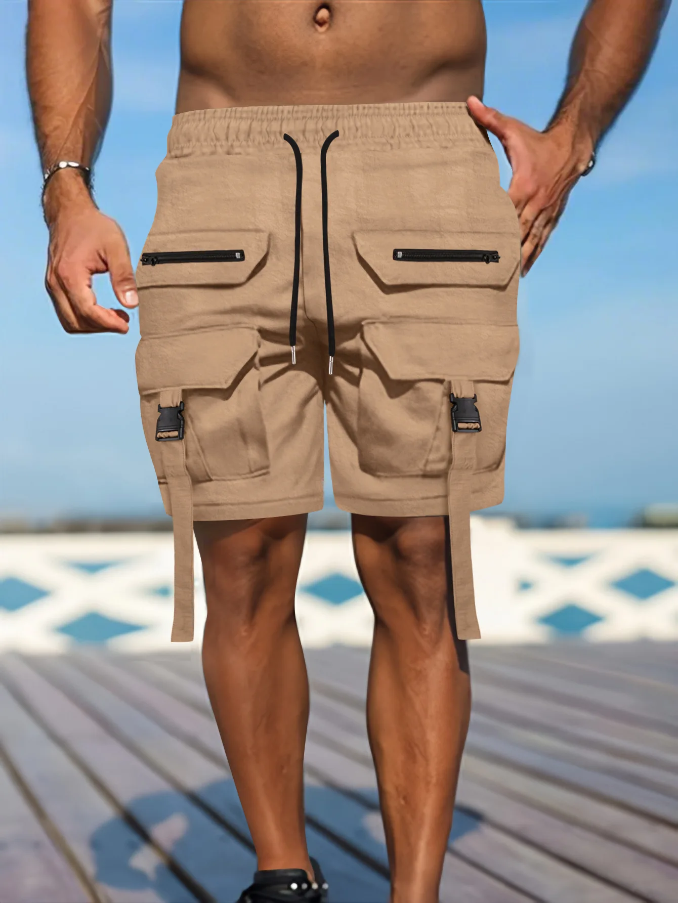 New summer men's workwear beach shorts with multiple pockets, zippers, drawstring adjustment and elastic waistband