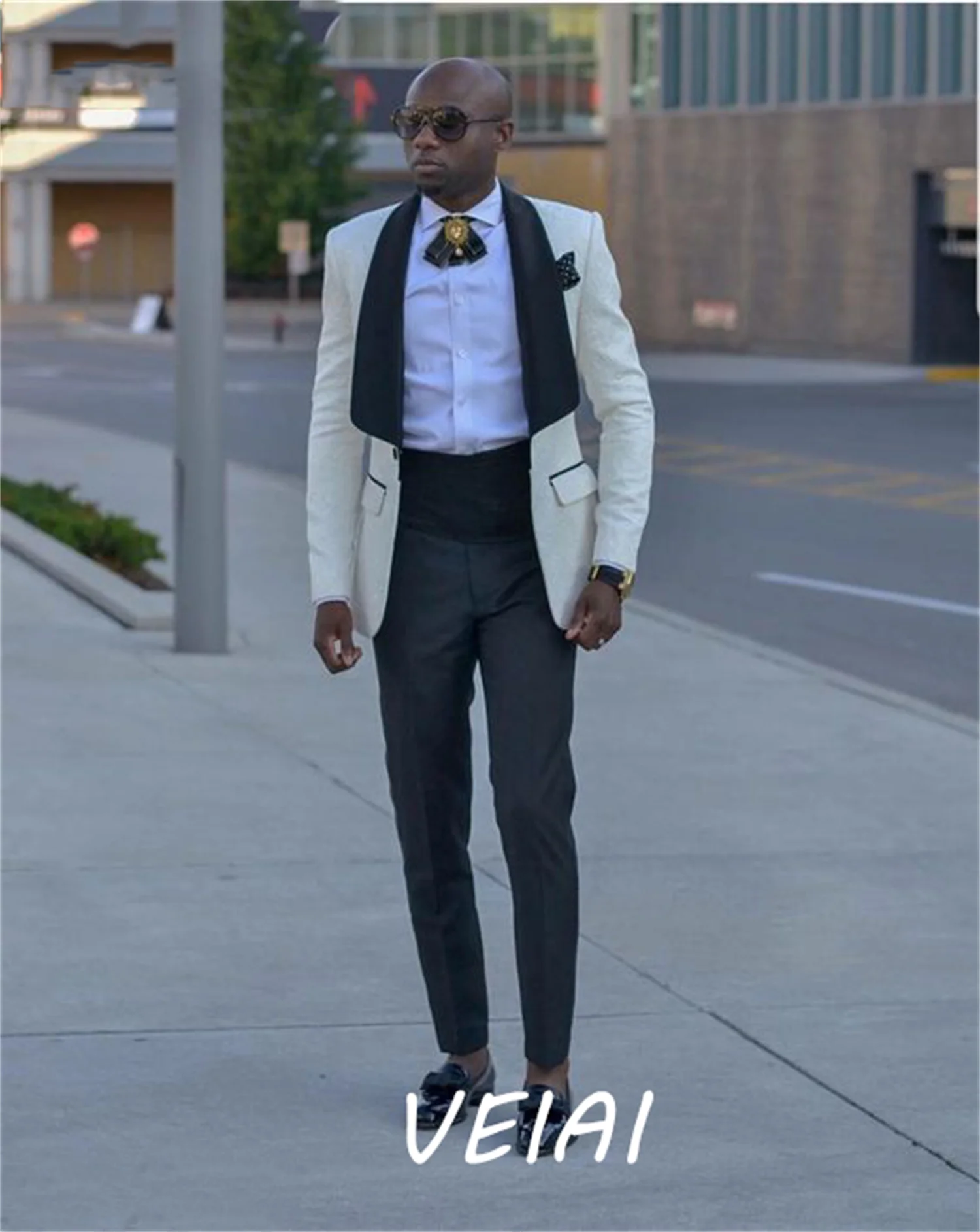 Customized Ivory 2-Piece Men's Tuxedo Suits One-Button Groom Wedding Business Attire Set with Coat And Trocar