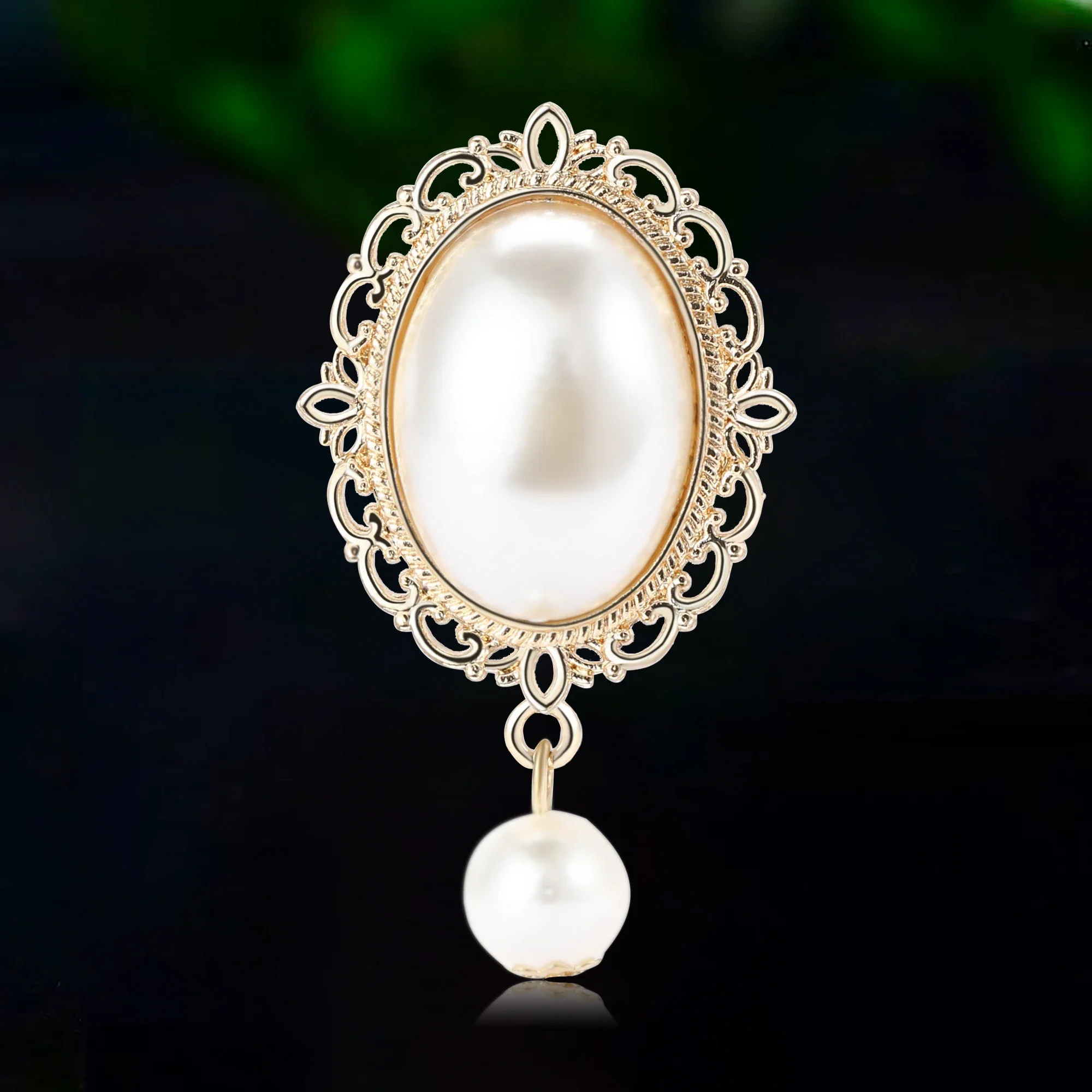 Vintage Pearl Oval Baroque Brooches for Women Unisex Pendant Pins Event Funny Backpack Luxury Gifts New Year Friends Decoration