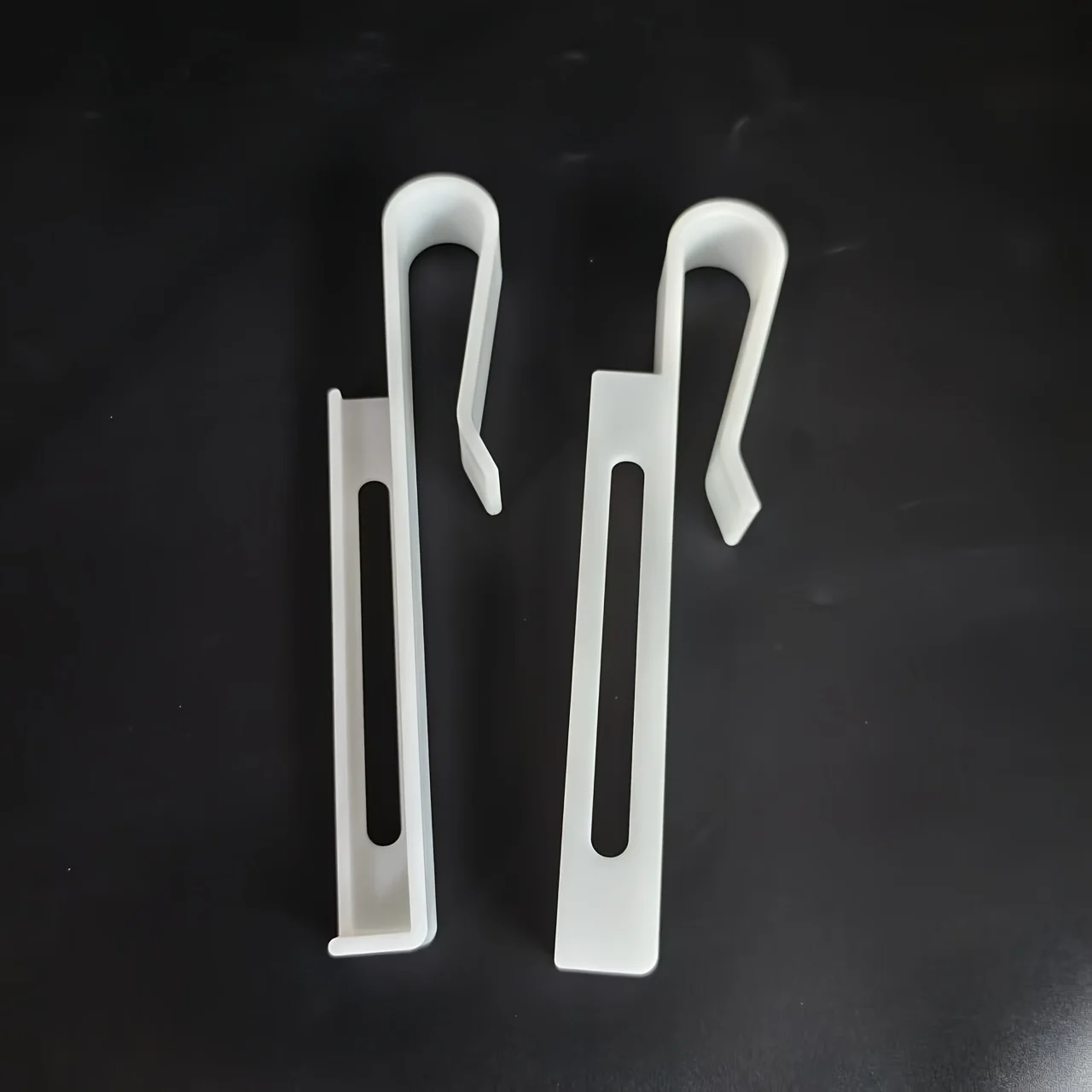 2pcs Universal Car Sun Visor Phone Tablet Mount | Adjustable White Clip Fits Most Vehicles ABS Material L-Shape Design