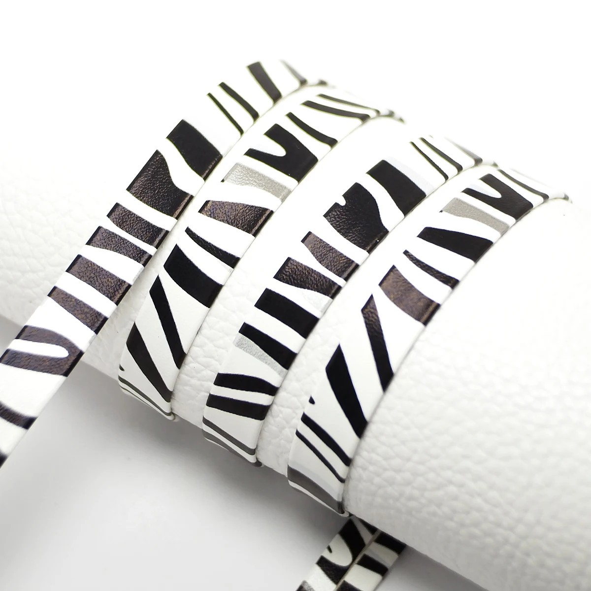 3 Meter Soft Leather Cord,10mm Black And White Zebra Print Bonding Leather Strips,Bracelet Necklace Making，Vintage Leather Cord