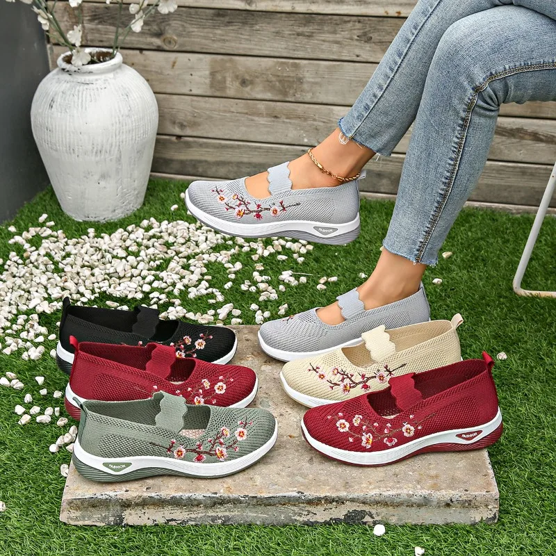 Fashion New Women's Breathable Mesh Flat Shoes White Sneakers Women Casual Sports Shoes Plum Blossom Embroidery Wedge Women Shoe