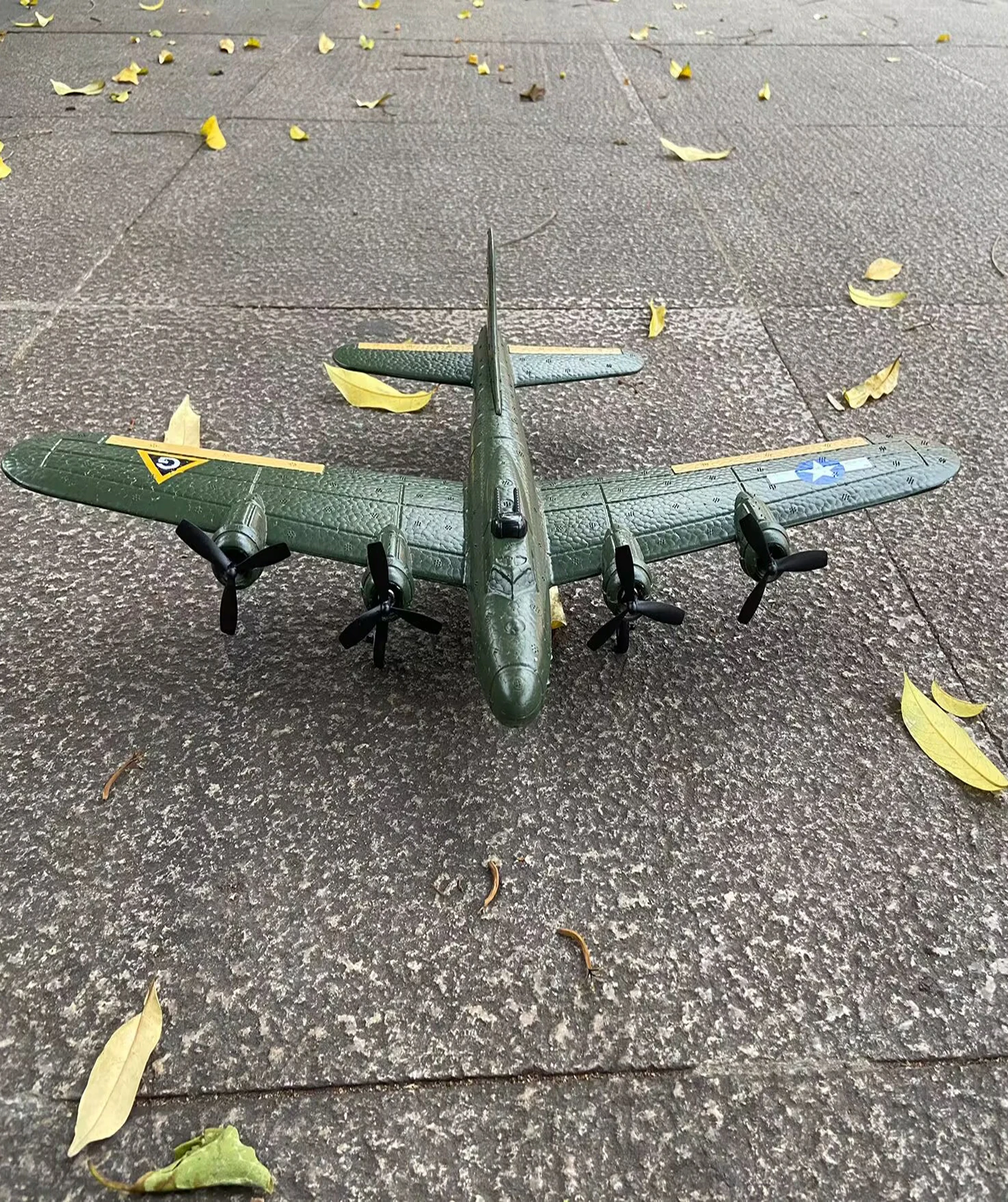 18-inch Fixed-Wing RC Plane B-17 Aerial Fortress Bomber Gliding Gliding Drone Aircraft Model Children 2 Propeller Driving Electr