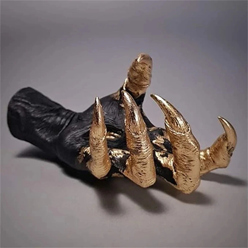 Witch Hand Wall Hanging Statue Resin Retro Aesthetic Art Sculpture Halloween Decoration Jewelry Display Rack Hanger