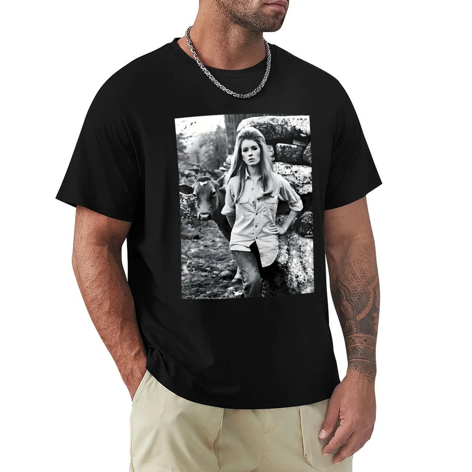 A cow and young martha stewart T-Shirt Quick Dry Light Sports T-Shirt