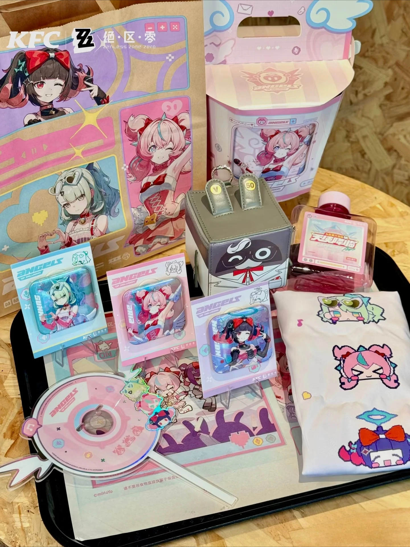 [Official Collaboration] Zenless Zone Zero X KFC 2026 NEW Collab Nangong Yu Aria Sunna Badge Pendant Folding Bag Acrylic Stand