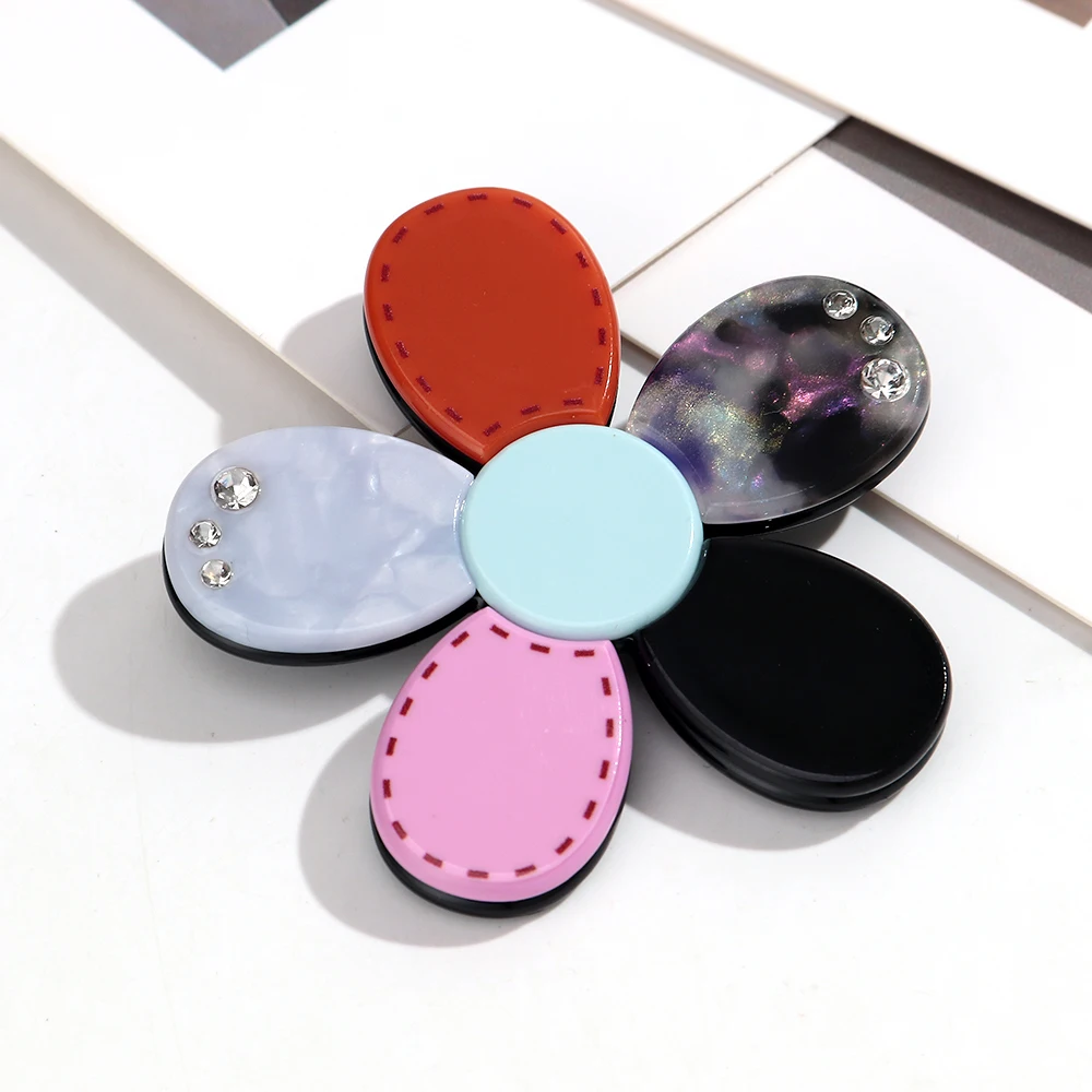 New Colorful Resin Five Petal Flower Brooches for Women Retro Acrylic Floral Badge Pins Simple Jewelry Clothes Accessories Gift