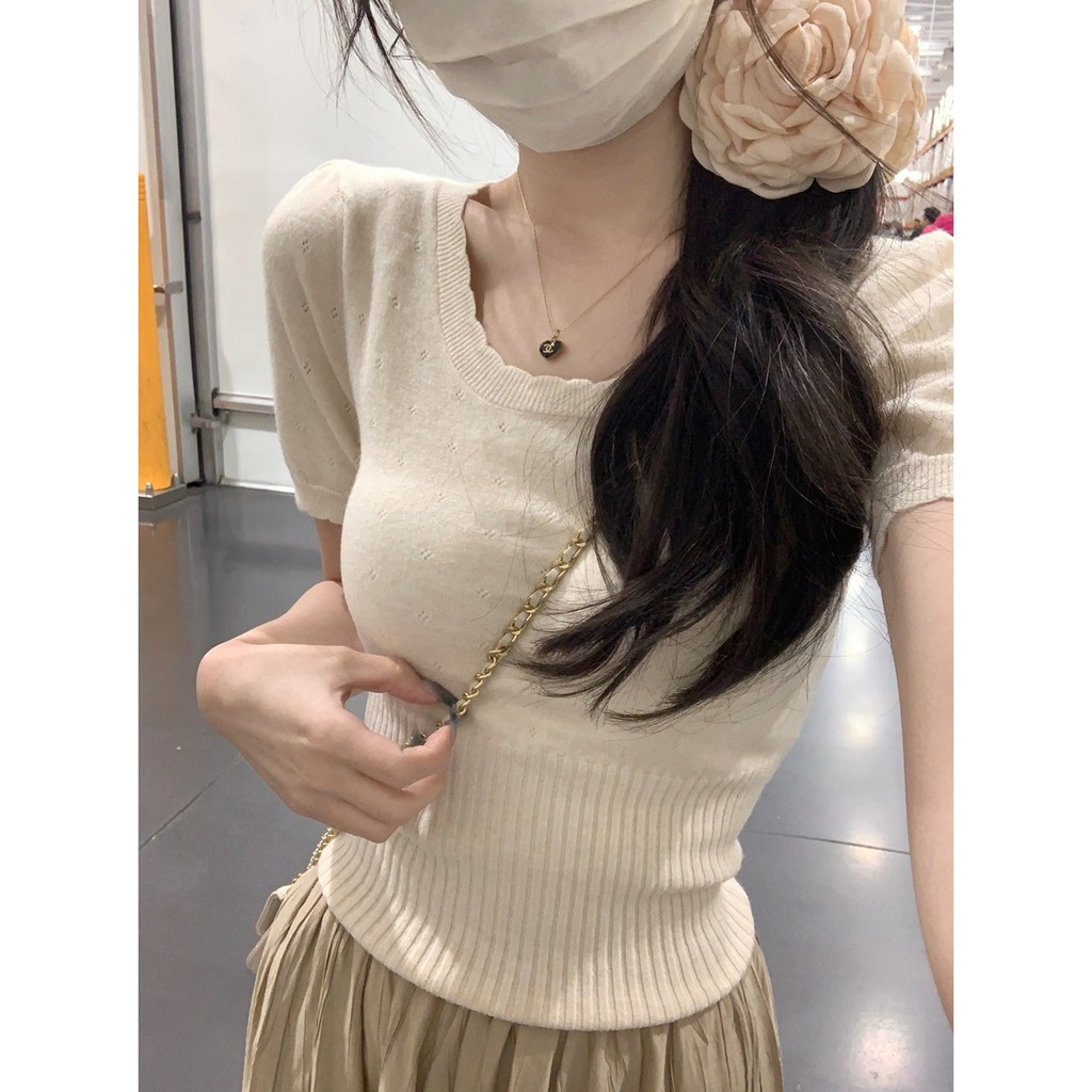 Versão coreana Slim-fit grande decote em u doce renda Design estilo suave elegante elo de corrente malha chique blusa de