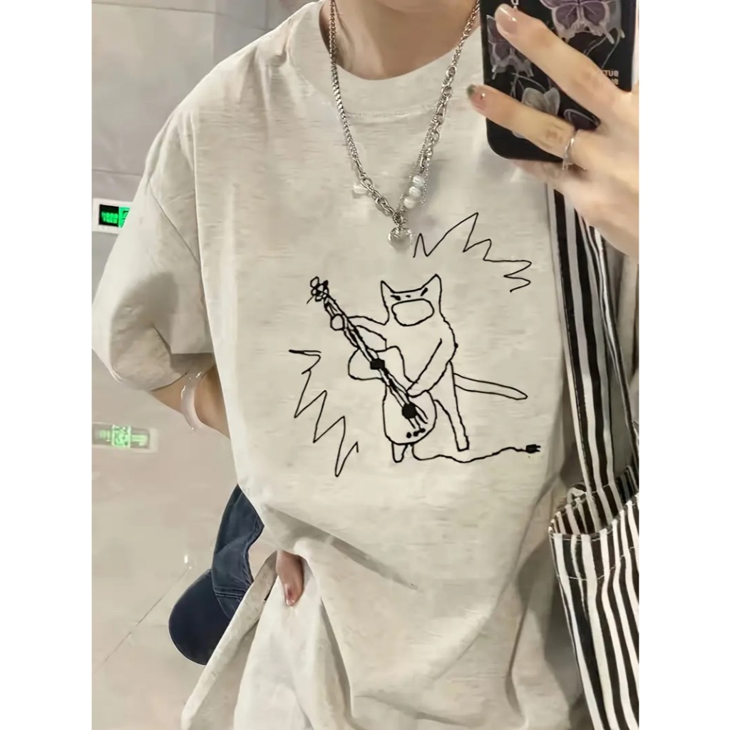 Camiseta Feminina com Estampa de Gato e Guitarra Inspirada em Y2K - Manga Curta Casual, Caimento Solto, Gola Redonda, Es