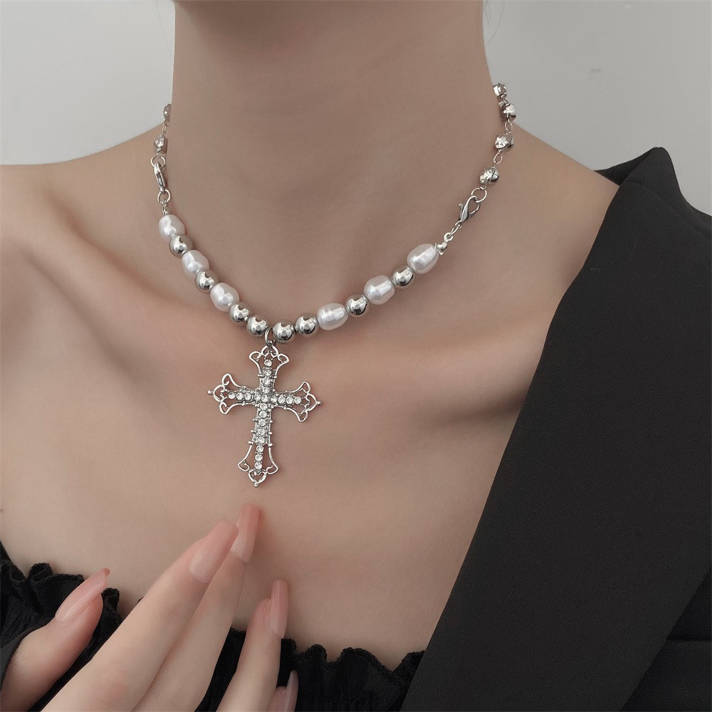 Retro Silver Pearl Necklace With Detailed Cross Pendant For Women Elegant Modern Style Jewelry