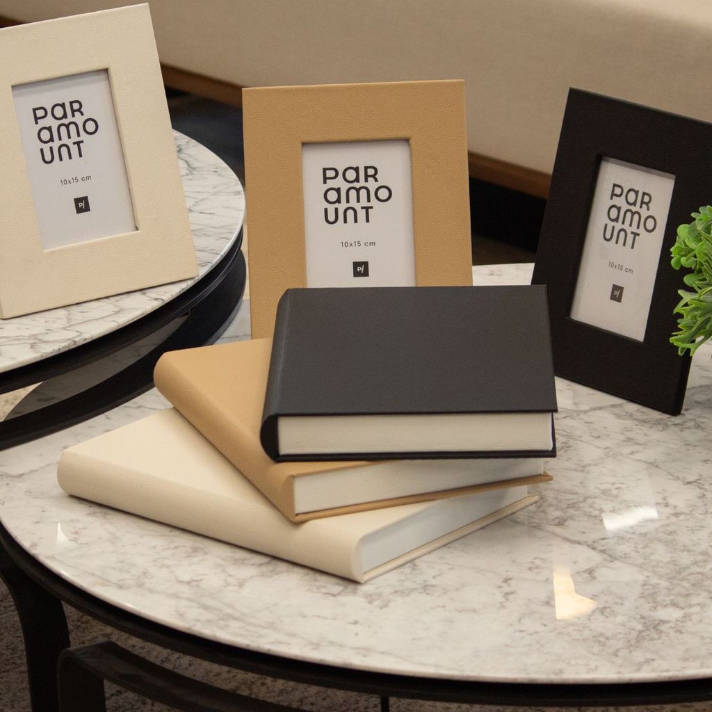 Livro Caixa Decorativa 23x16,5x2,5 Cm Em Couro Para Guardar Objetos E Decorar Com Elegância