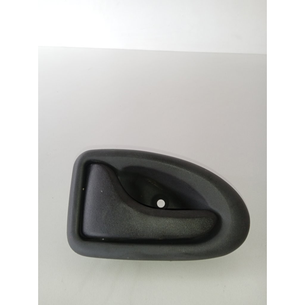 Macaneta Interna Porta Dianteira Esq. Master 2002 Clio