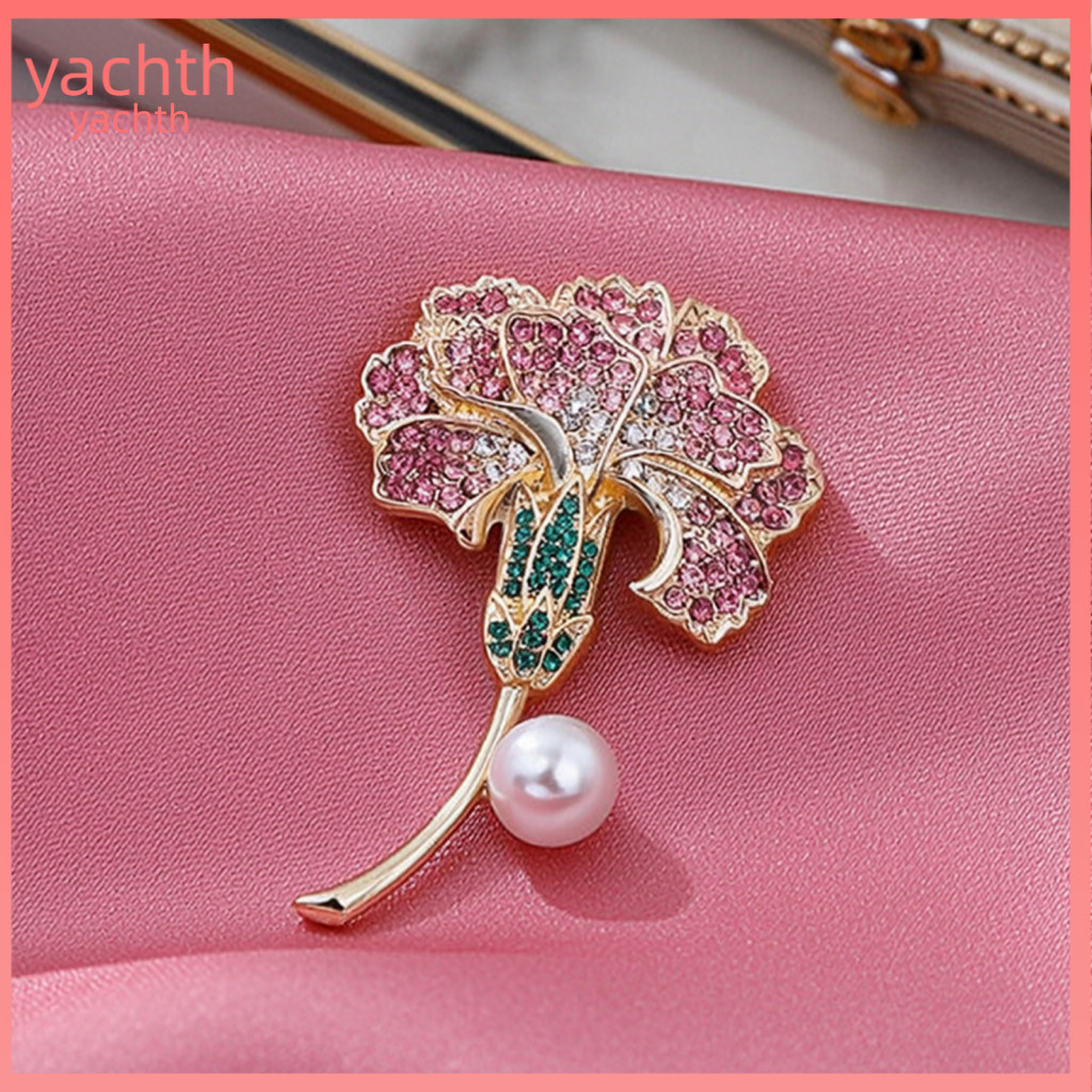 Elegant Rhinestone Brooches Flower Shape Brooch Luxury Carnation Pin for Women Alloy Floral Lapel Jewelry Accessory Perf