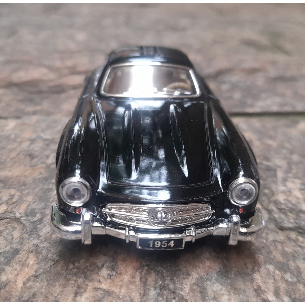 Miniatura de Carrinho Mercedes- Benz 300sl 1954 Preto 1/36 RMZ Metal e Fricção.