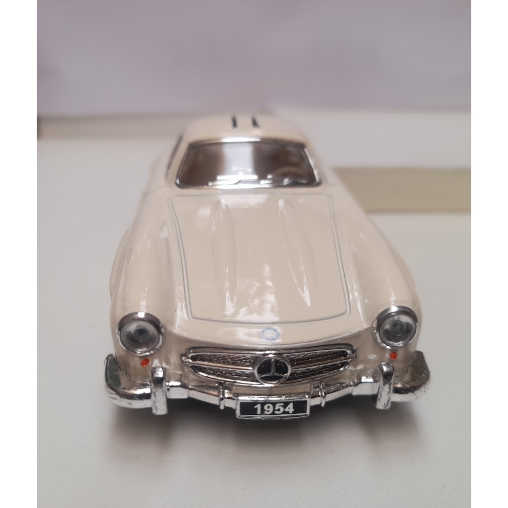 Miniatura de Carrinho Mercedes- Benz 300sl 1954 Bege 1/36 RMZ Metal e Fricção.