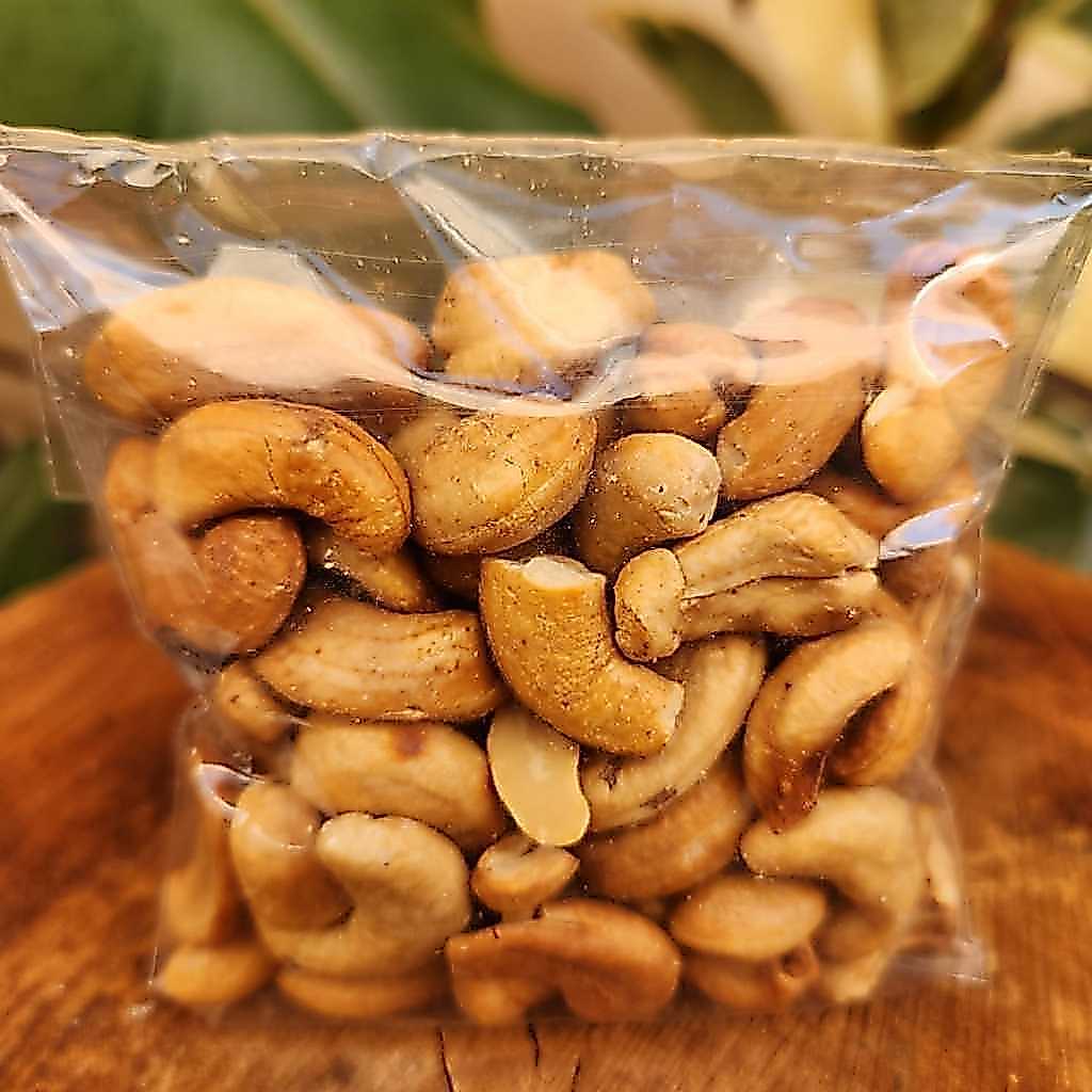 Castanha de Caju Torrada Sem Sal Premium 100g e 200g Terra Viva Cerealista