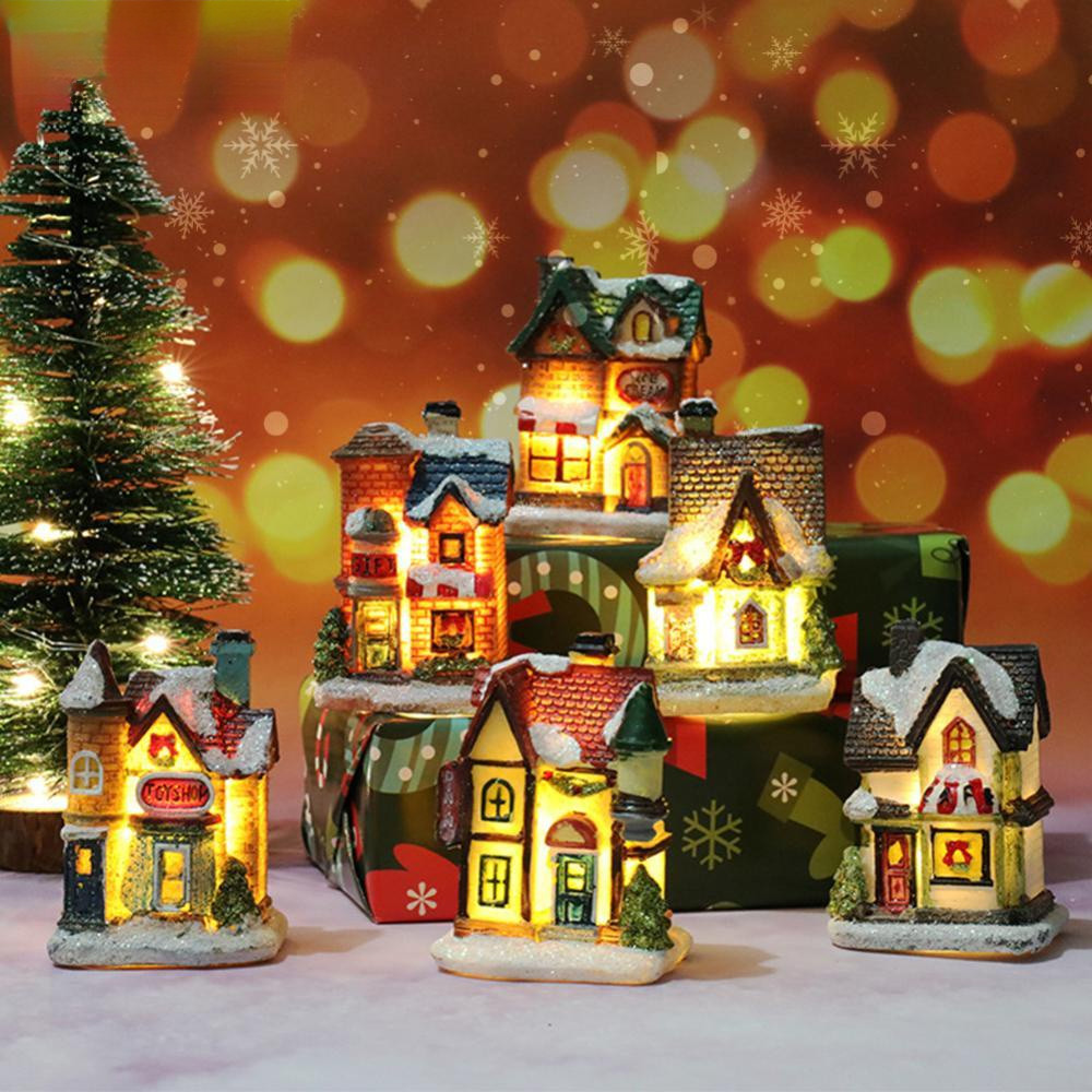 Natal Luz LED Ornamentos Resina Mini Casa Miniatura Edifício Vila Xmas Glow Decoração Presente De Navidad Noel H7Y2
