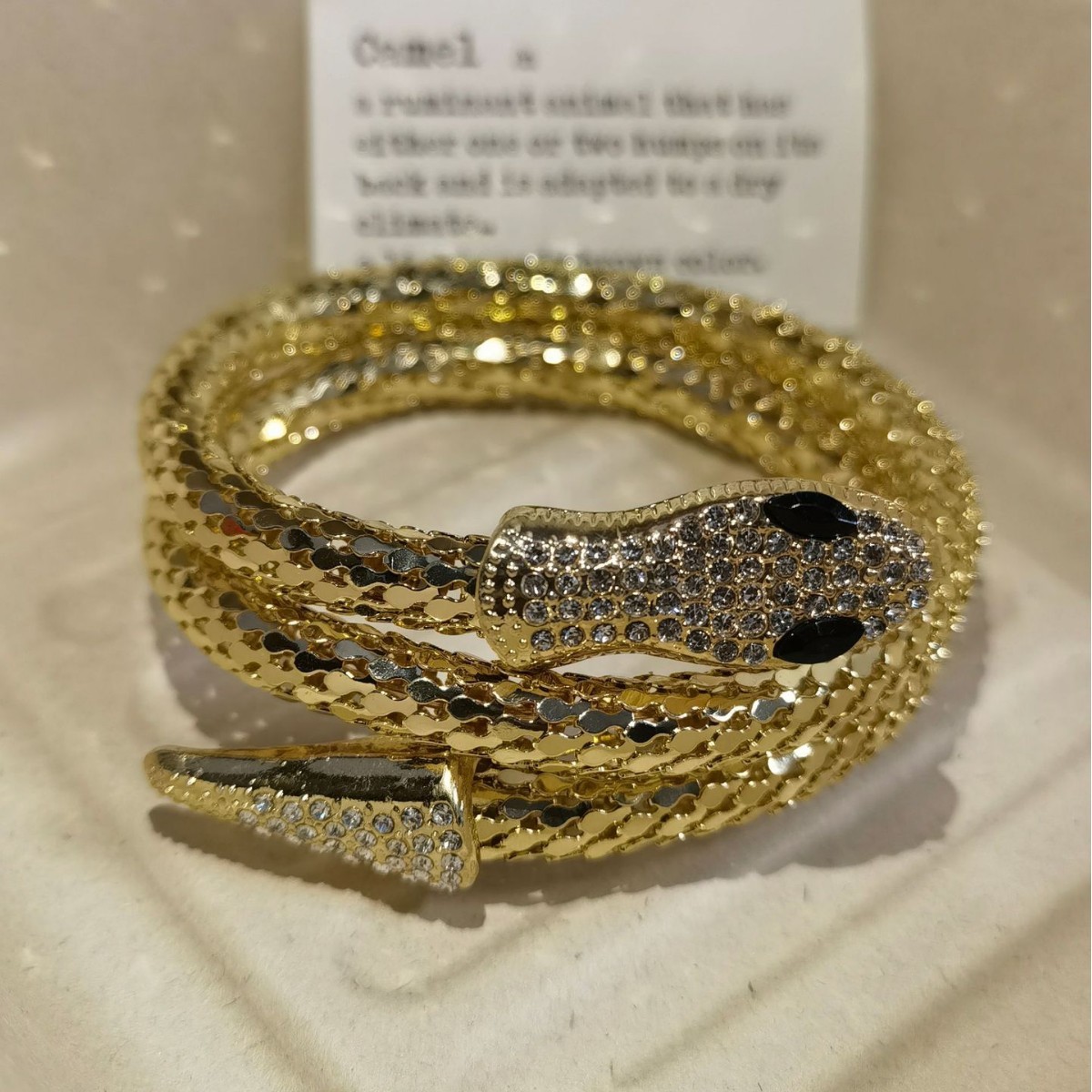 Nova Pulseira de Animal Punk com Strass em Design de Cobra Curvada e Elástica