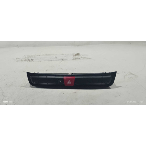 Botão Pisca Alerta Parking Renegade 2.0 Diesel Auto 4x4 2015 Preto