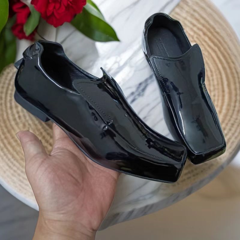 Flat Square Toe Homens Mulheres Sapatos de Couro 2026 Novo Estilo Início da Primavera Boca Profunda Simples Britânico Re