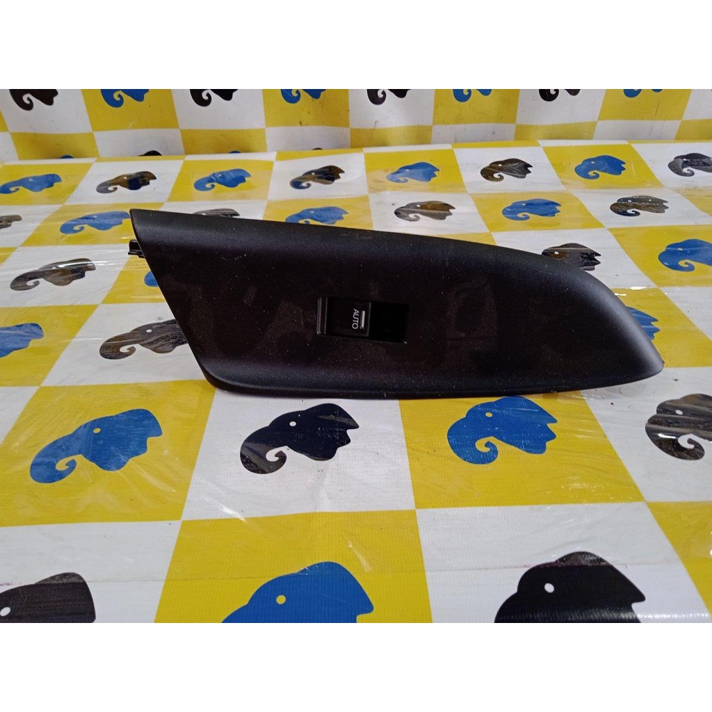 Moldura Com Botão Porta Dianteira Direita Honda Fit 2017 18