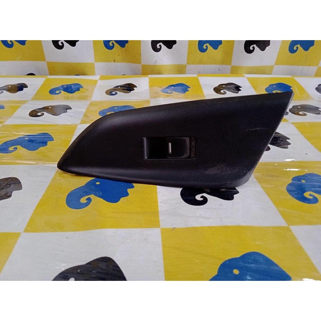 Moldura Com Botão Porta Traseira Esquerda Honda Fit 2017 18