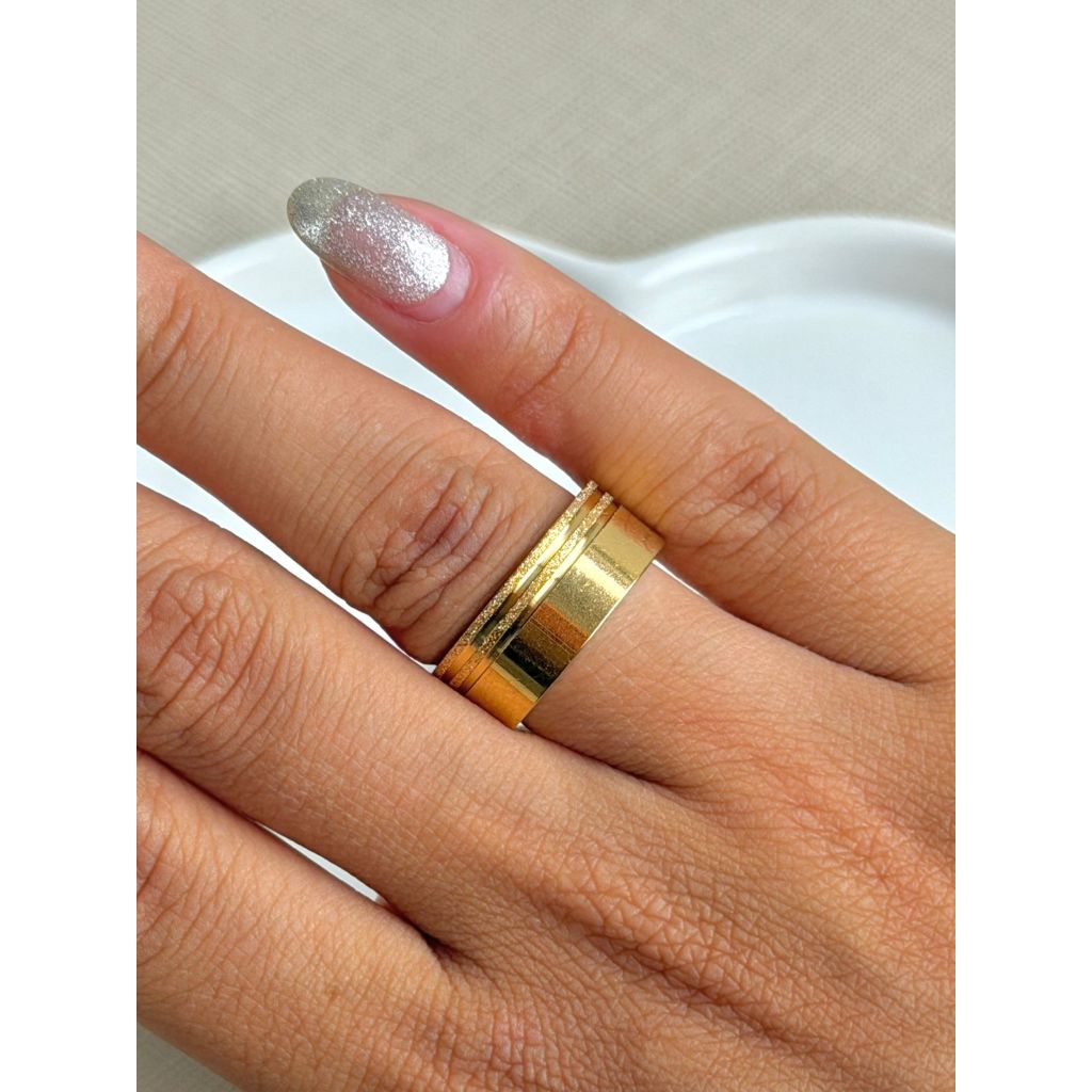 Anel Aliança de Aço Inoxidável Unissex Dourado Tendência Elegante com Brilho Luxo Mulher Homem Casal