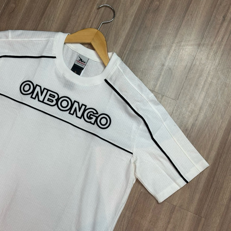 Camiseta Onbongo Branca especial texturizada Original.