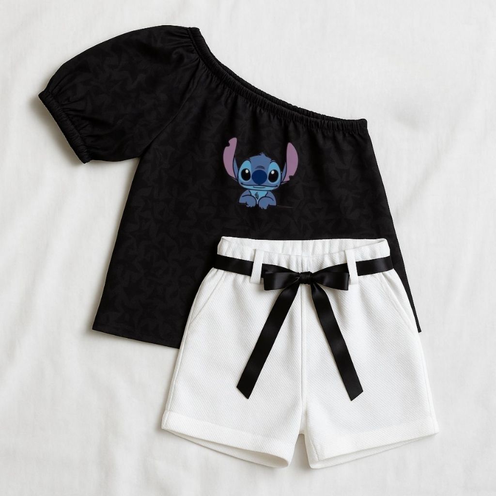 Conjunto Blusa Infantil de um Ombro só Preto Com estampa do Stitch e Shorts Branco - Meio