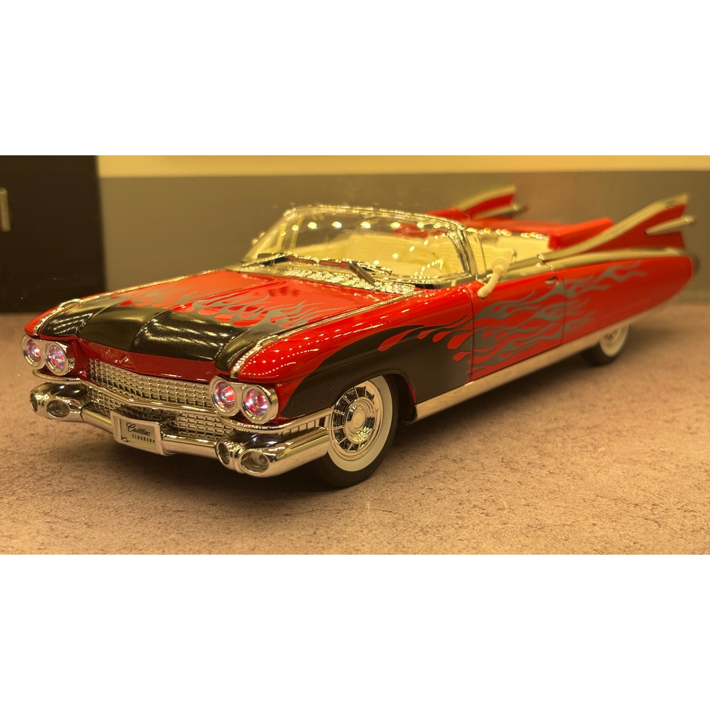 Miniatura Cadillac Eldorado 1/24 Custom Flames Vermelho